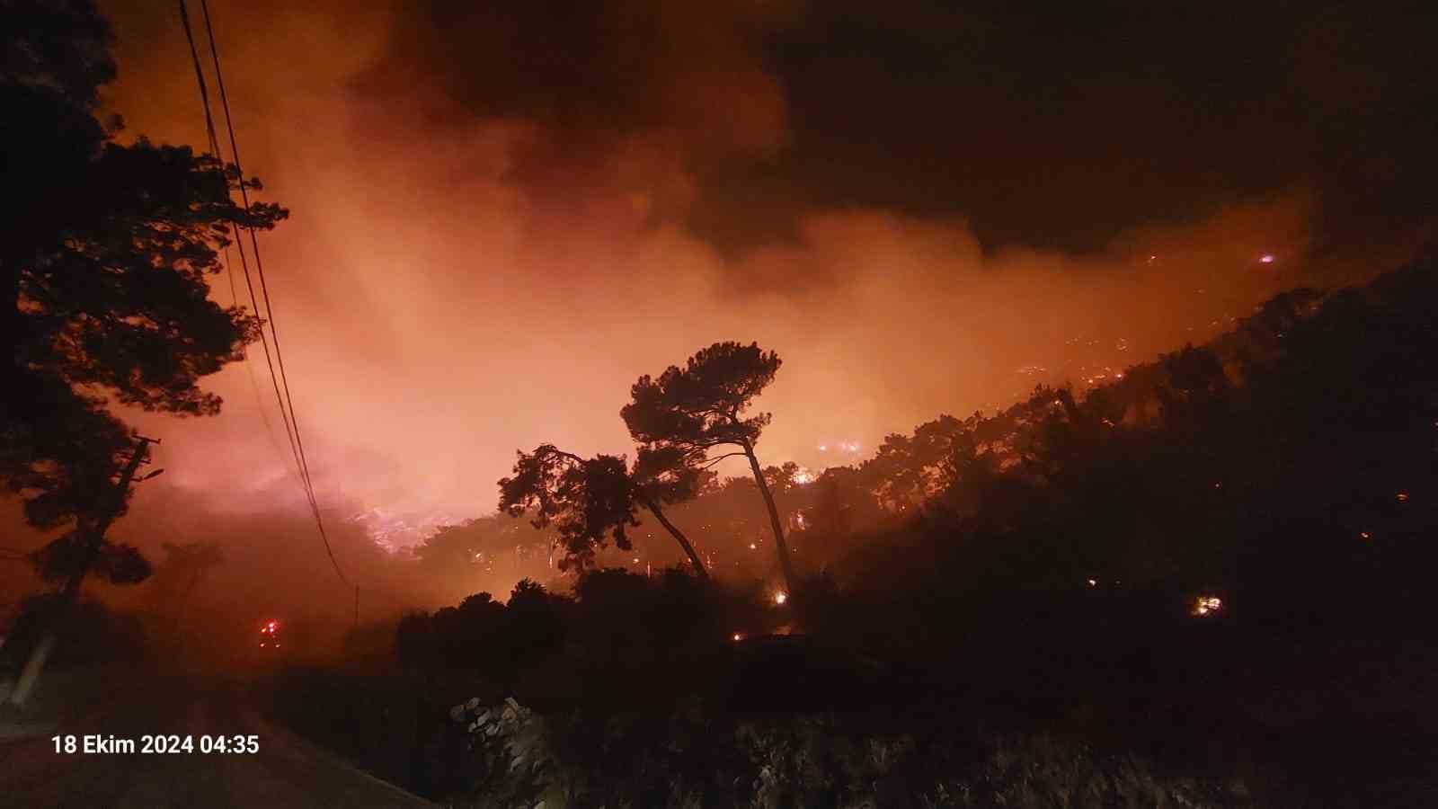 Muğla yanıyor... Ortaca ve Dalaman’daki yangınların ardından bir yangın da Gökova’da başladı
