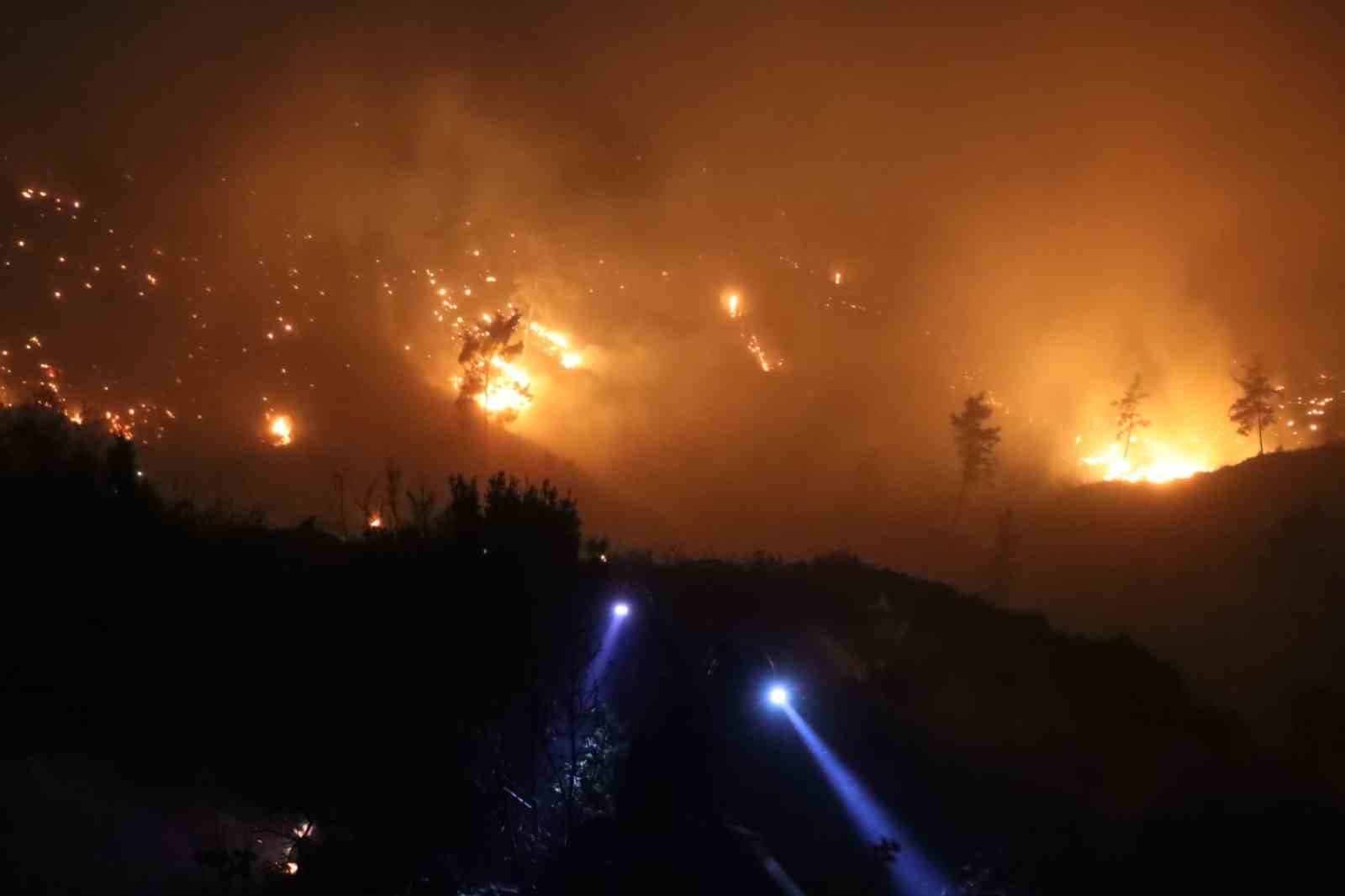 Muğla yanıyor... Ortaca ve Dalaman’daki yangınların ardından bir yangın da Gökova’da başladı
