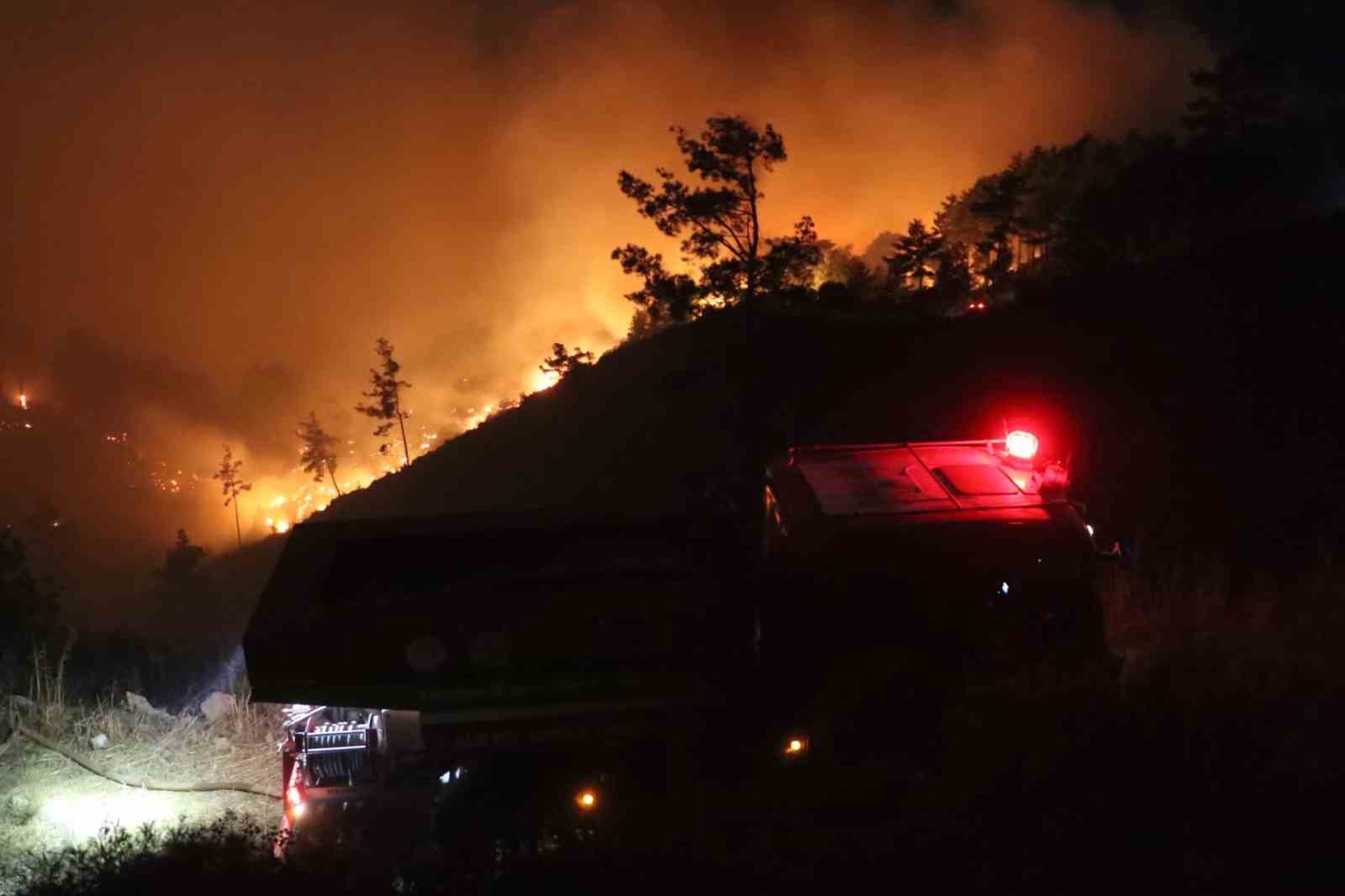 Muğla yanıyor... Ortaca ve Dalaman’daki yangınların ardından bir yangın da Gökova’da başladı
