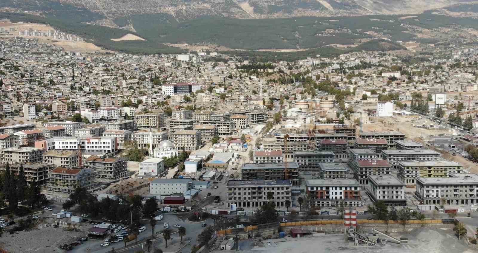 Azerbaycan Mahallesi’nde binalar renkleniyor
