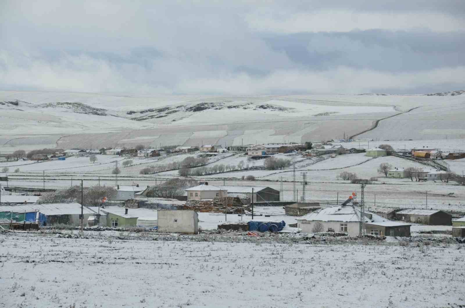 Kars’ta yüksek kesimler beyaza büründü
