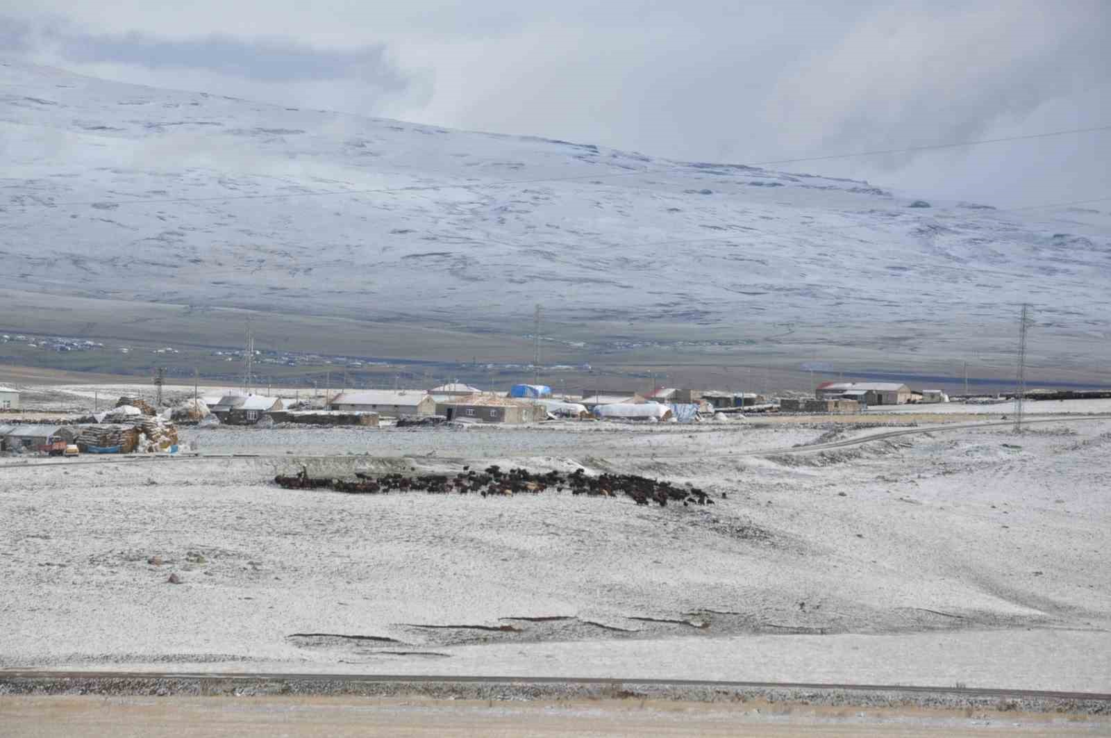 Kars’ta yüksek kesimler beyaza büründü
