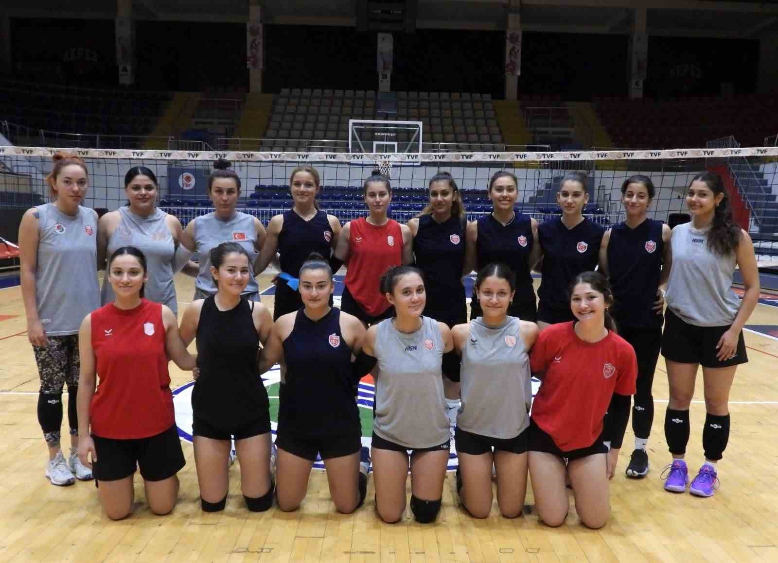 Kepez’in voleybol takımına 3 takviye
