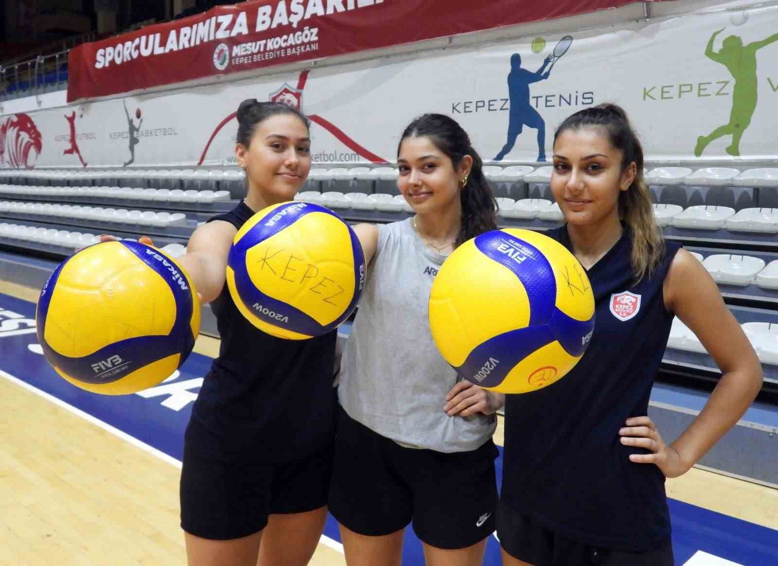 Kepez’in voleybol takımına 3 takviye
