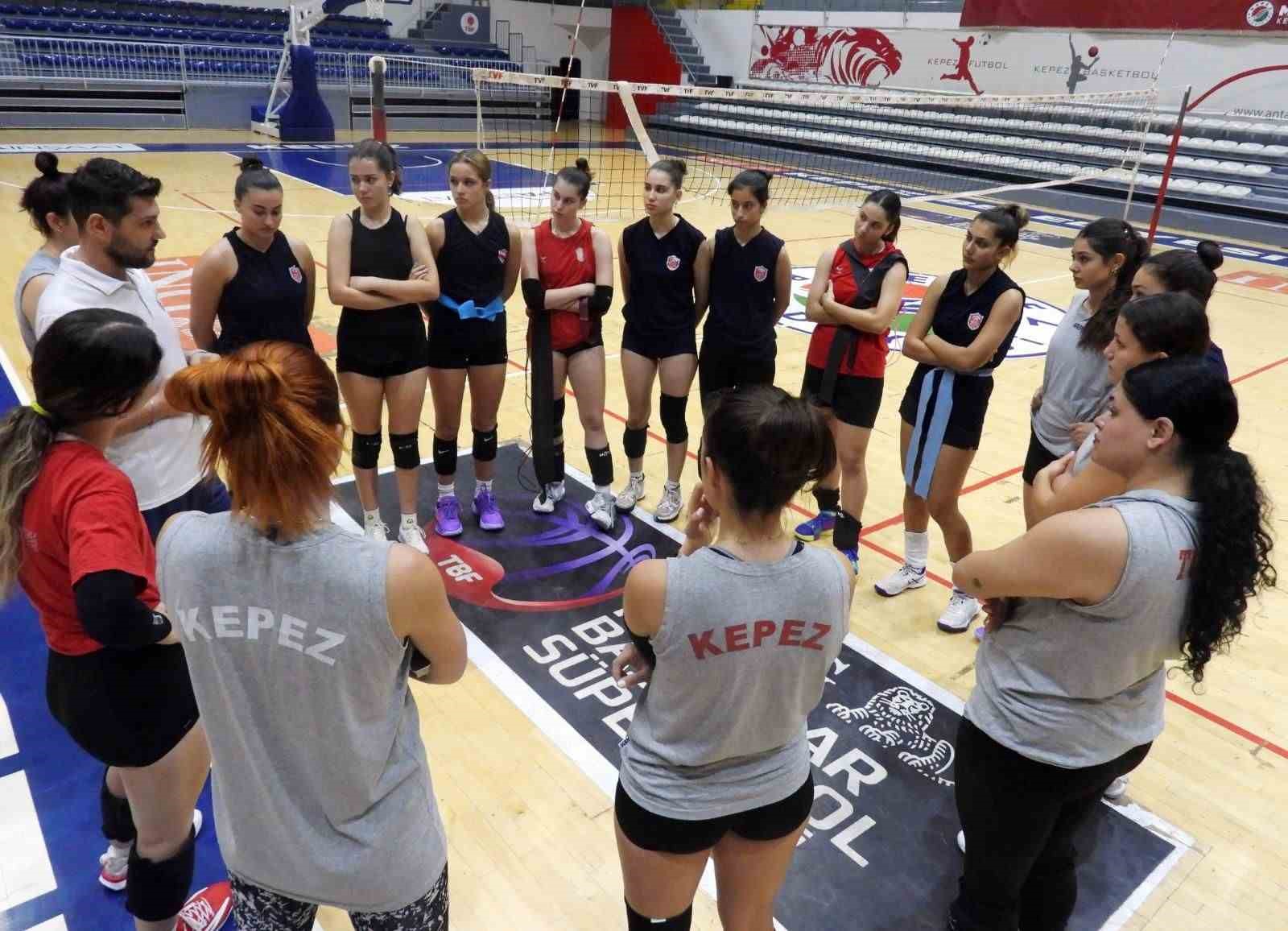 Kepez’in voleybol takımına 3 takviye
