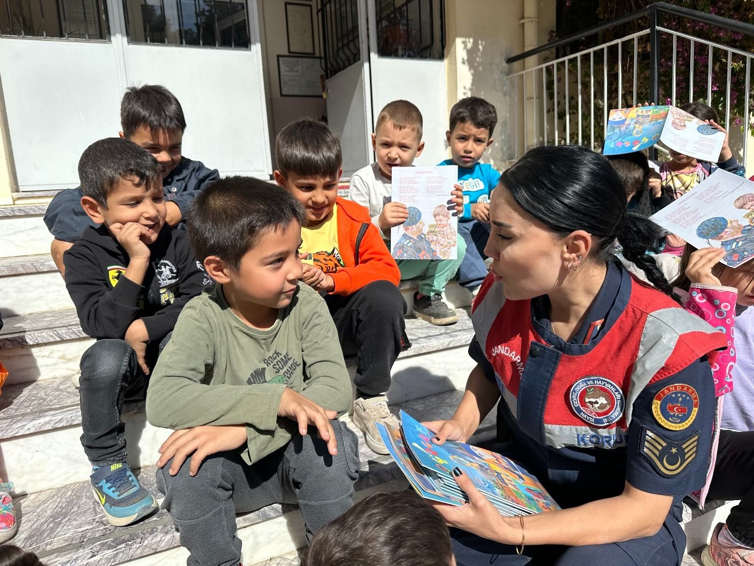 Bozdoğan’da öğrencilere ağaç sevgisi aşılandı, tohum topları ormanlara bırakıldı
