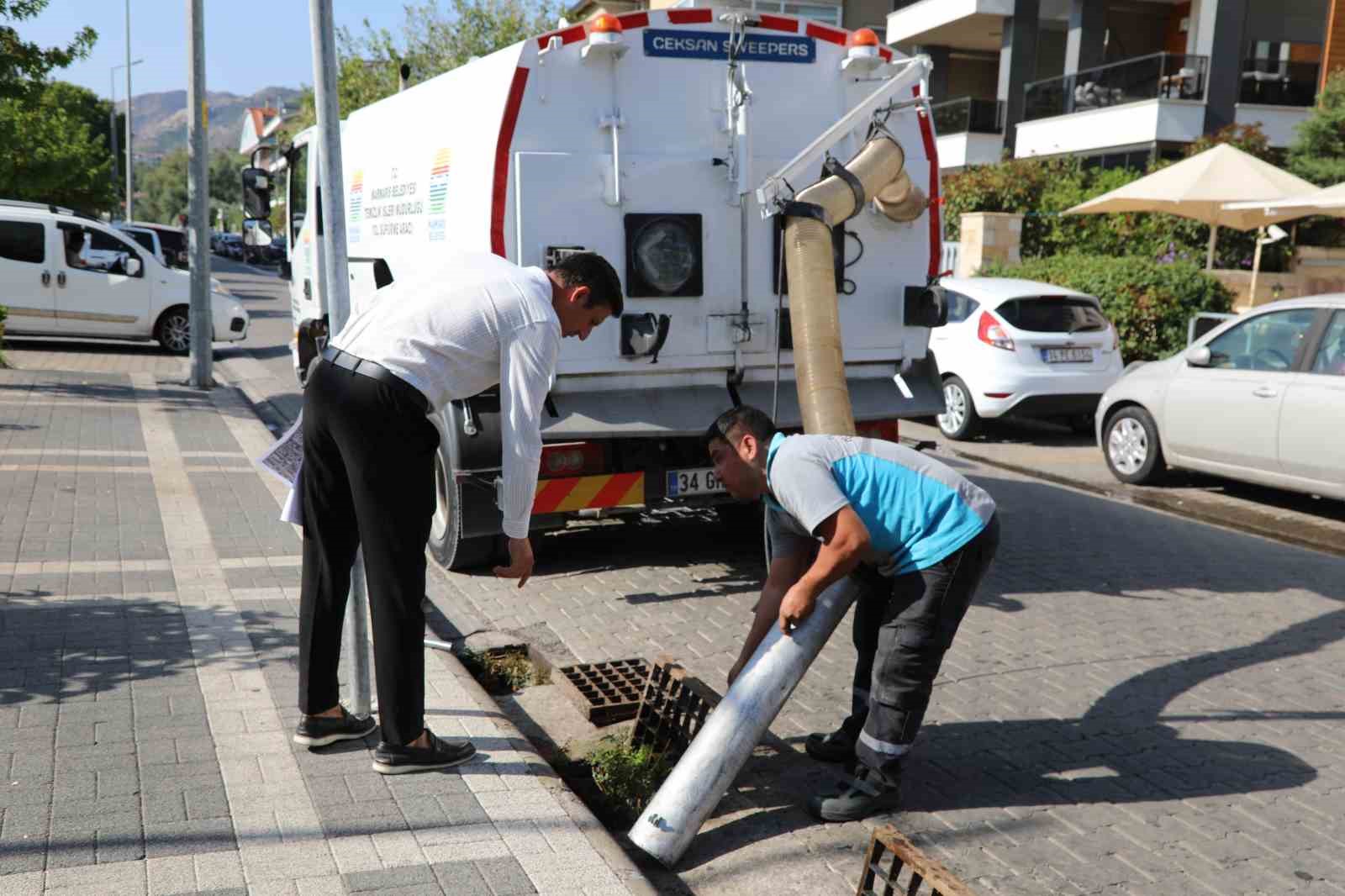 Marmaris Çıldır Mahallesi’nde temizlik çalışması gerçekleştirildi
