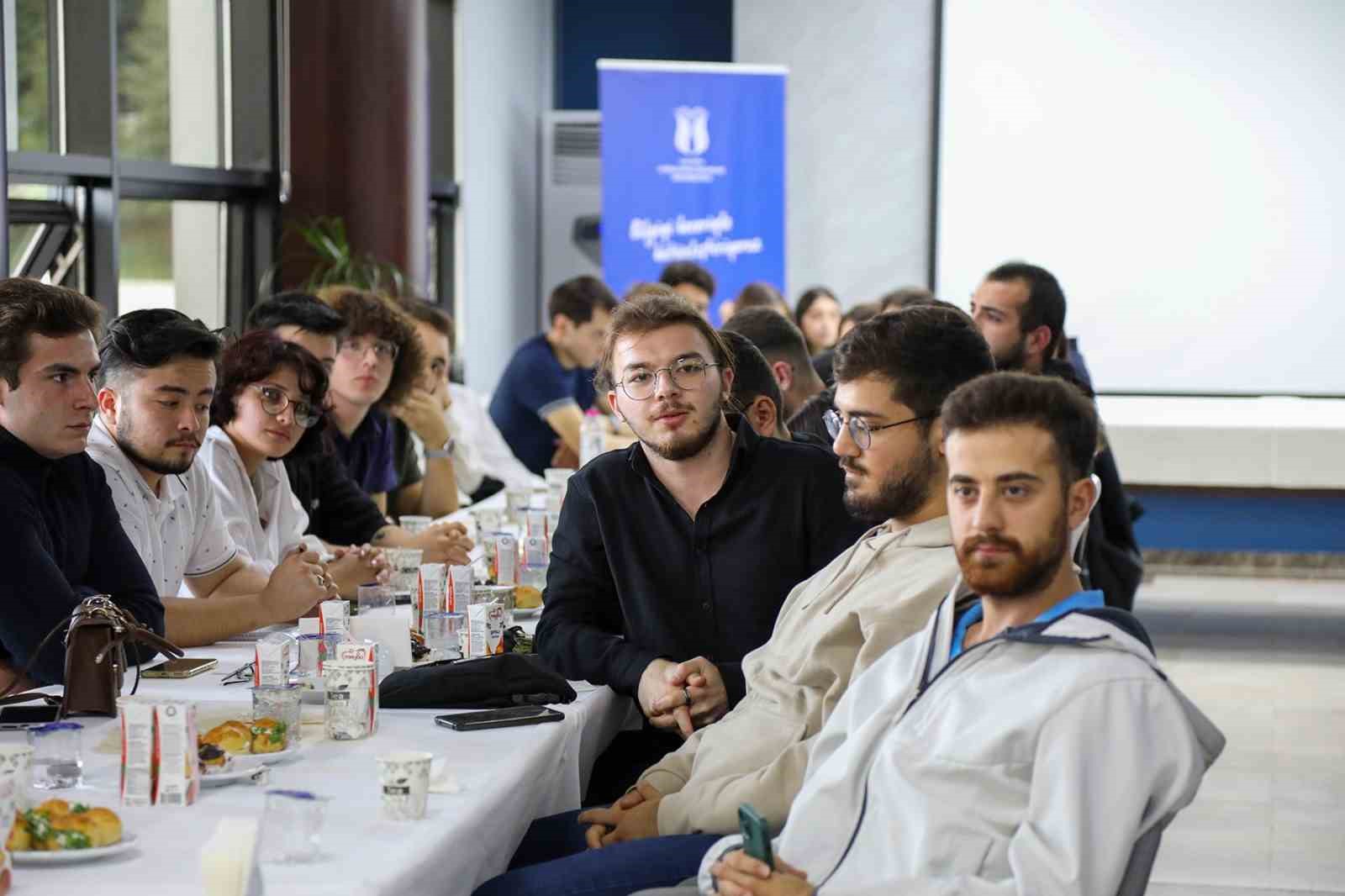 Topluluk faaliyetleri gündem oluşturuyor
