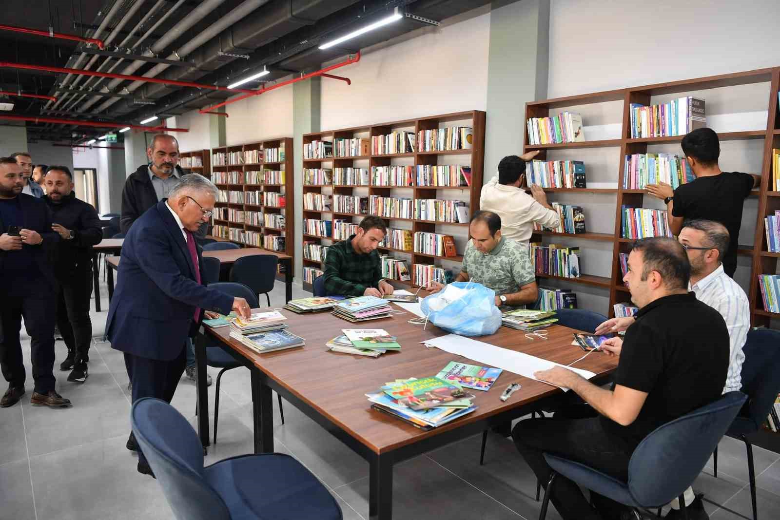 Başkan Büyükkılıç, açılış için gün sayan İldem-Yeşilyurt Sosyal Yaşam Merkezi’ni inceledi
