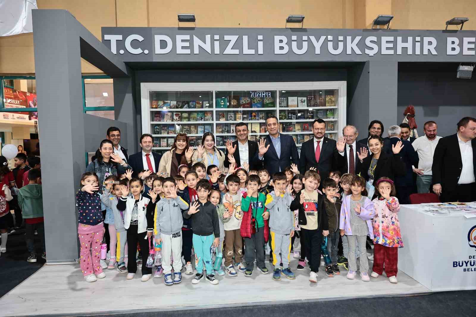 Yüzlerce yazar ve yayınevi Denizlililerle buluşacak Kitap Fuarı açıldı
