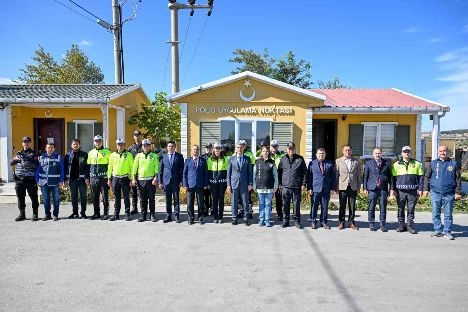 Vali Aktaş, polis uygulama noktasını ziyaret etti
