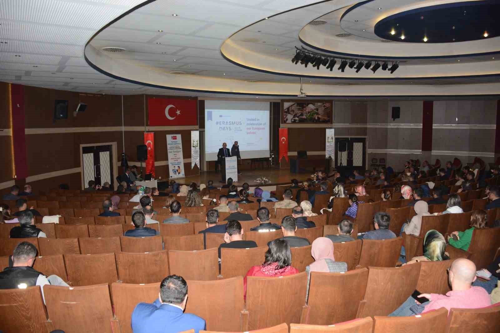 ErasmusDays Projeleri, Erzurum’da tanıtıldı
