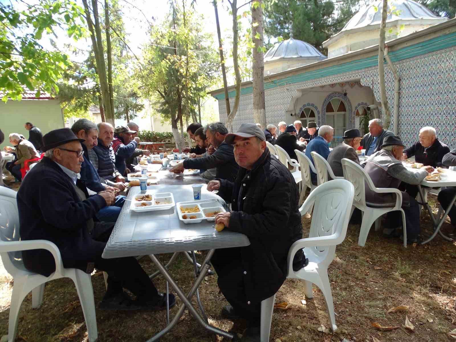 Hisarcık Şeyhler köyünde 500 kişilik hayır yemeği
