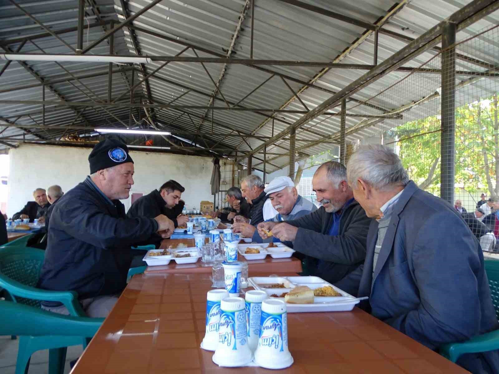 Hisarcık Şeyhler köyünde 500 kişilik hayır yemeği
