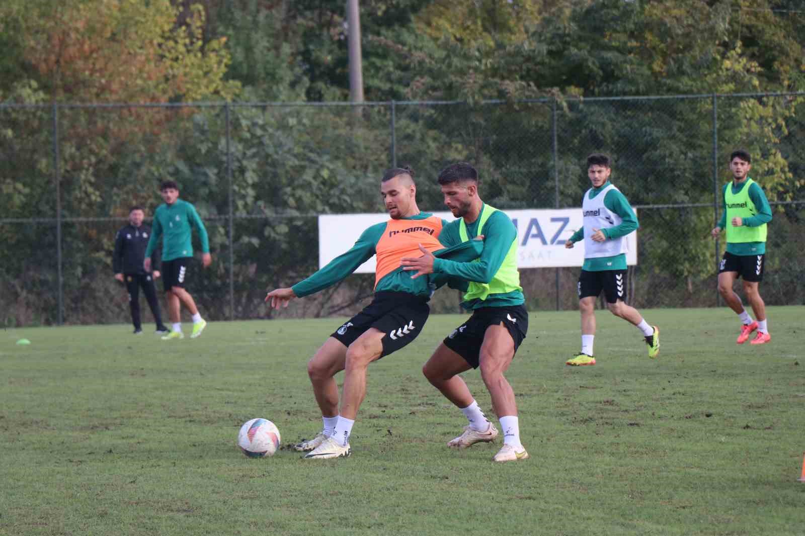 Sakaryaspor, İstanbulspor mesaisini tamamladı
