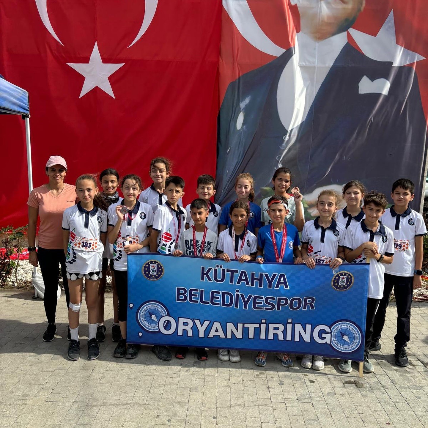 Kütahyalı sporcular, şehre madalyalarla döndü
