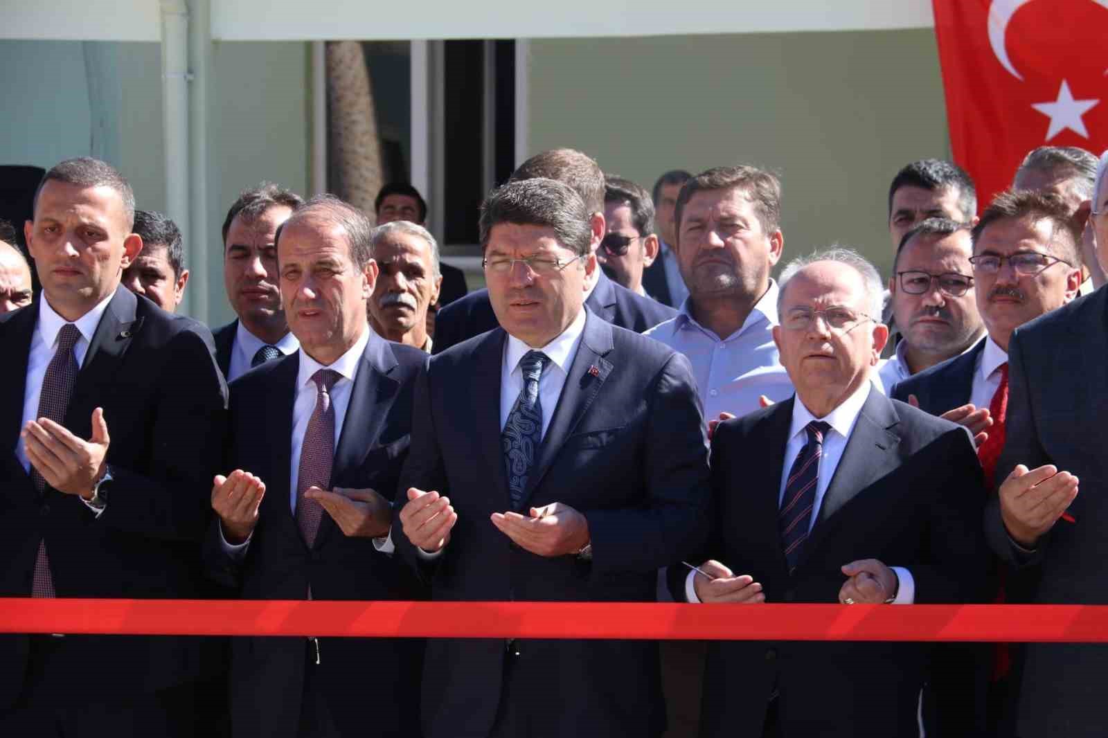 Bakan Tunç, Seydikemer’de cami, eğitim merkezi ve kütüphane açılışlarını gerçekleştirdi
