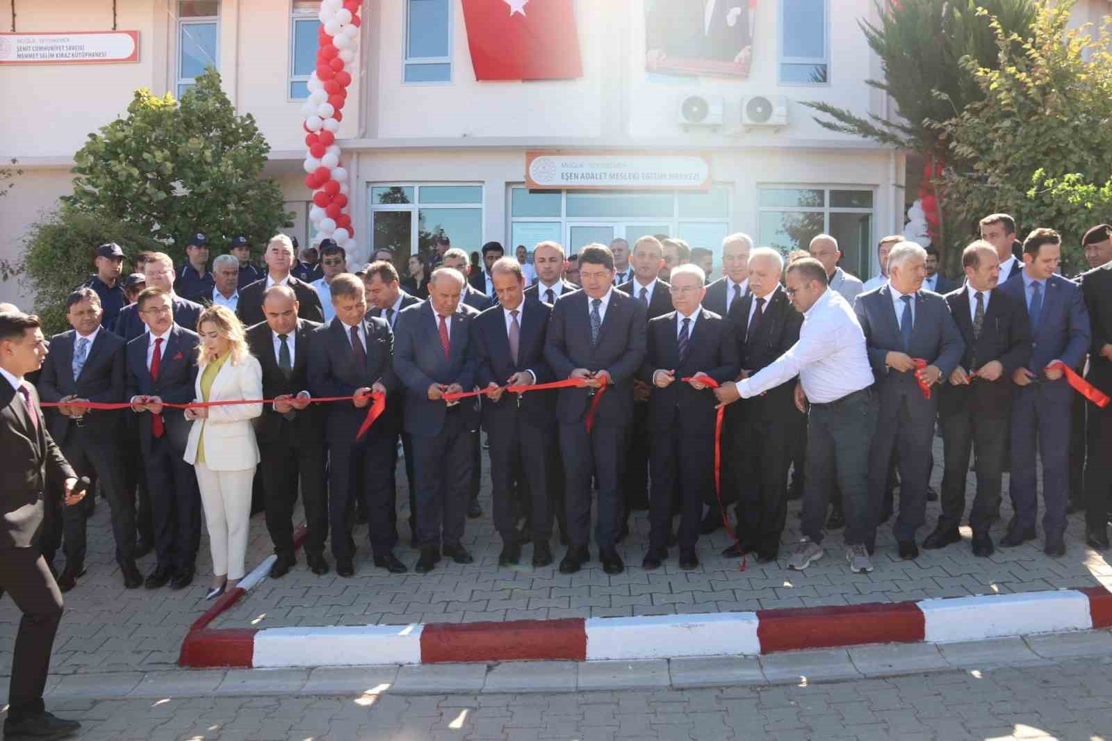 Bakan Tunç, Seydikemer’de cami, eğitim merkezi ve kütüphane açılışlarını gerçekleştirdi
