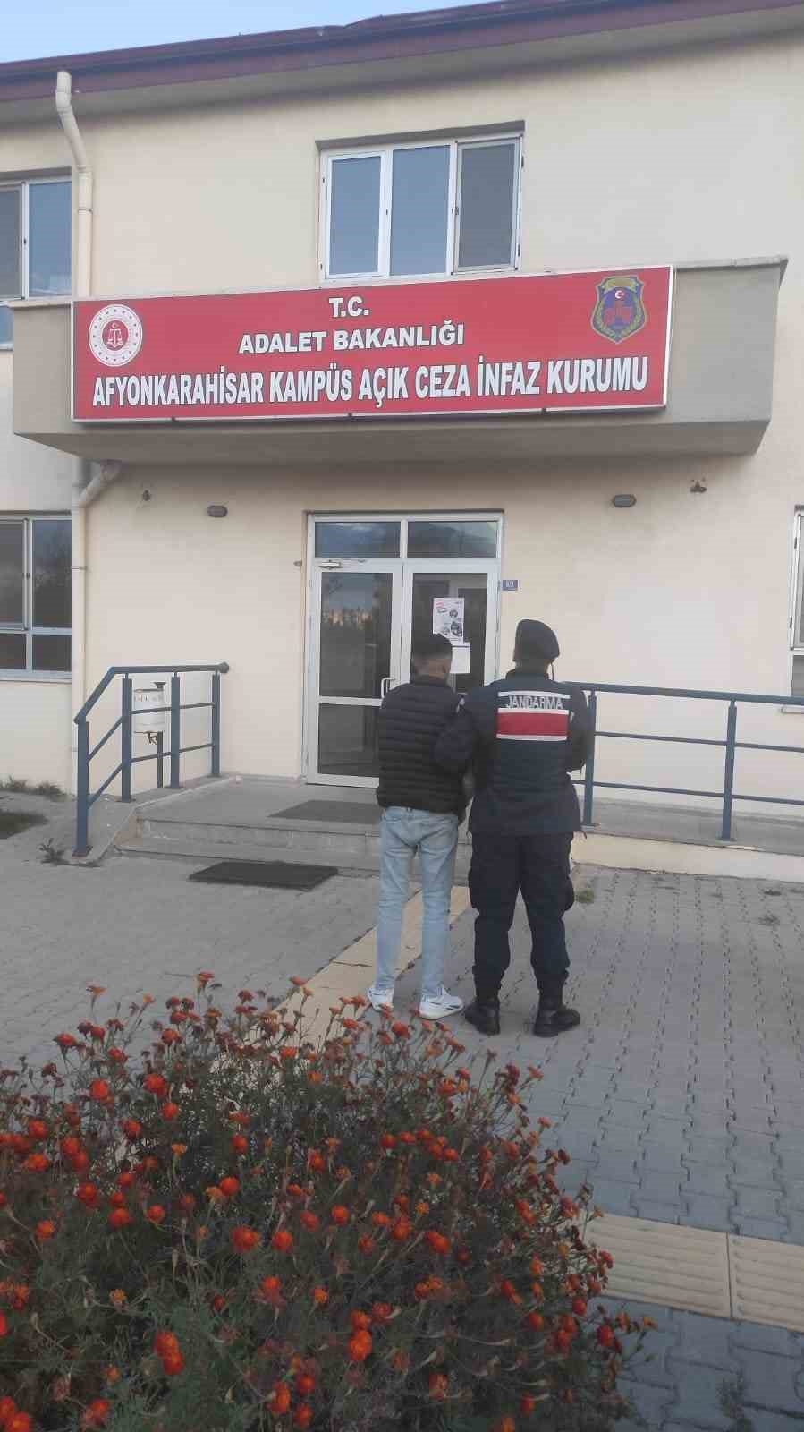 14 yıl 8 ay 7 gün hapis cezasıyla aranan şahsı jandarma yakaladı
