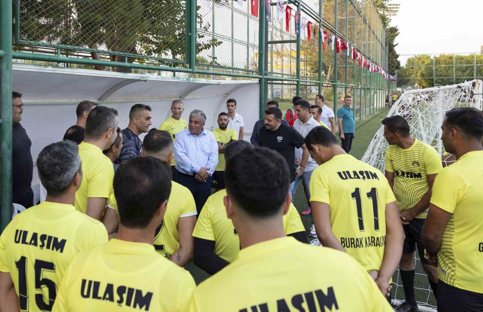 Mersin Büyükşehir Belediyesi ’3. Birimler Arası Futbol Turnuvası’ başladı
