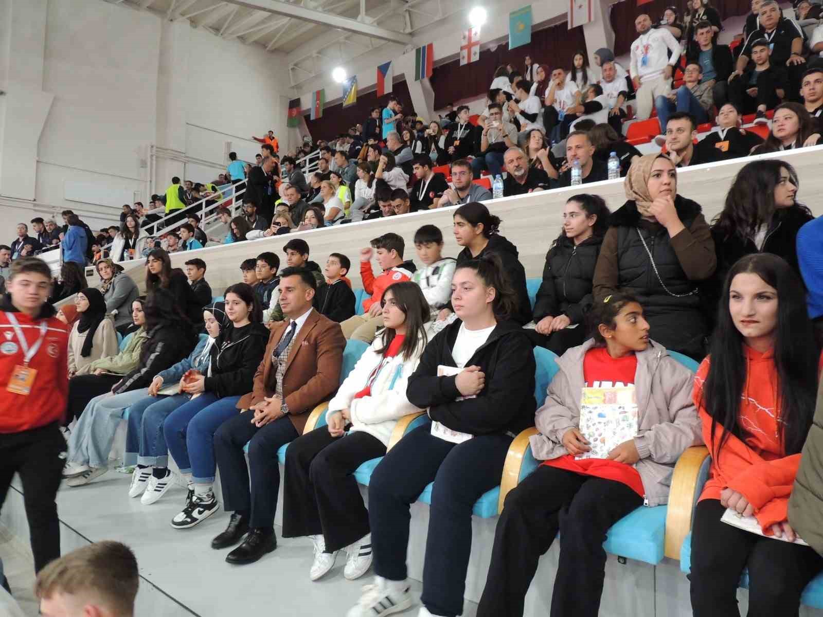 Devlet korumasındaki çocuklar teknoloji şölenine konuk oldu
