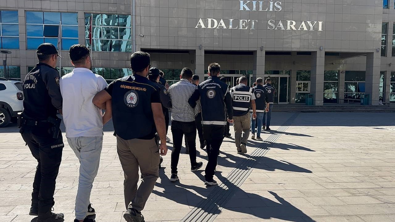 Kilis’te göçmen kaçakçılığı yapan 5 organizatör tutuklandı
