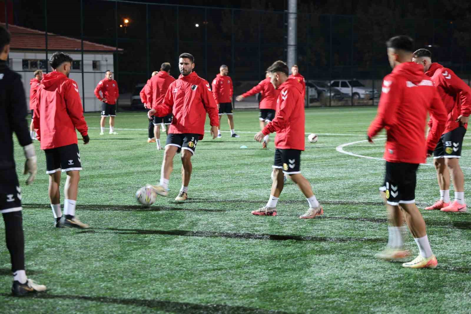 Lige 2’de 2 yaparak başlayan Eskişehirspor, evindeki ilk maçta galibiyet istiyor
