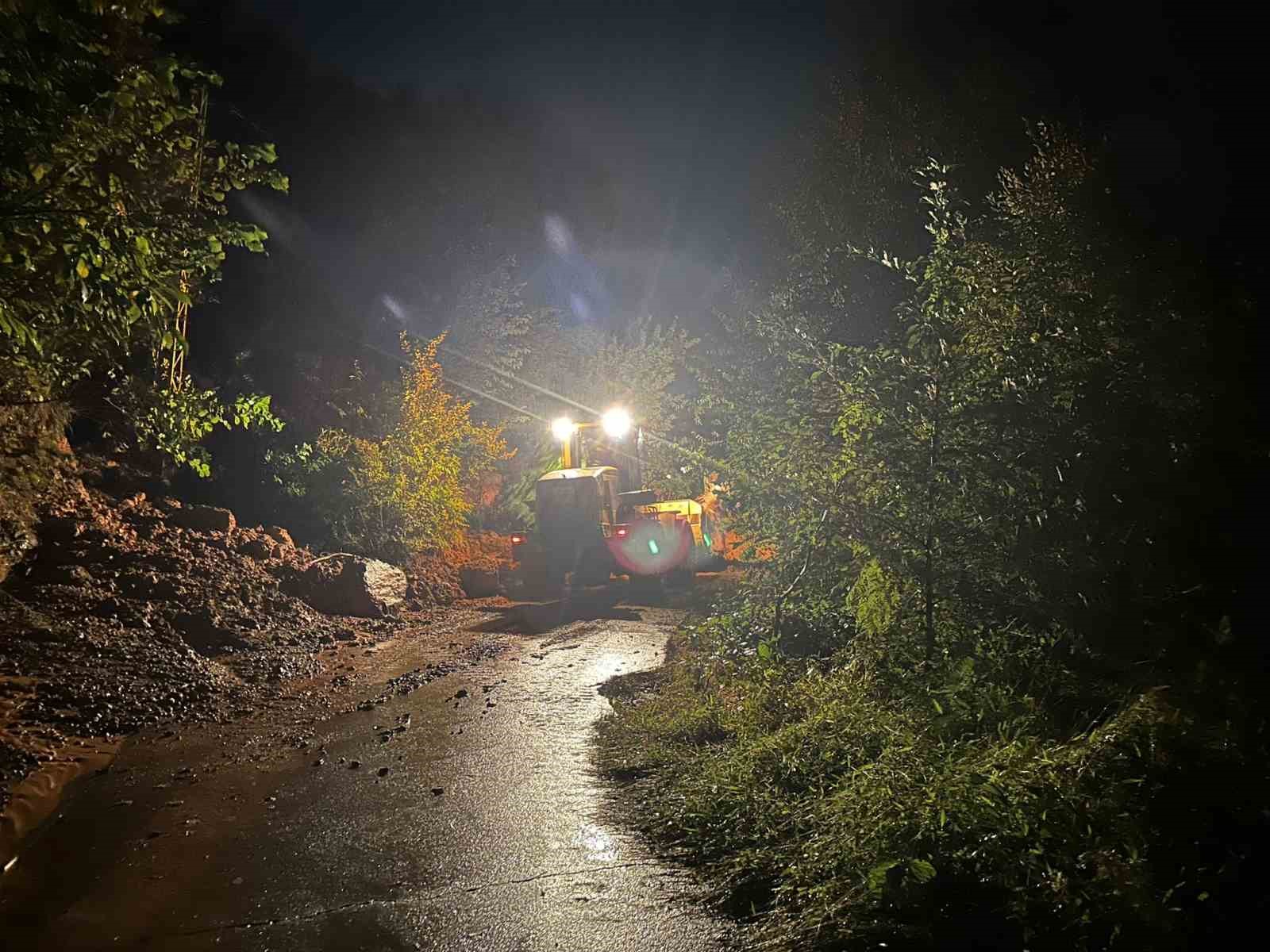 Şiddetli yağışlar Rize’de sel ve heyelanlara neden oldu
