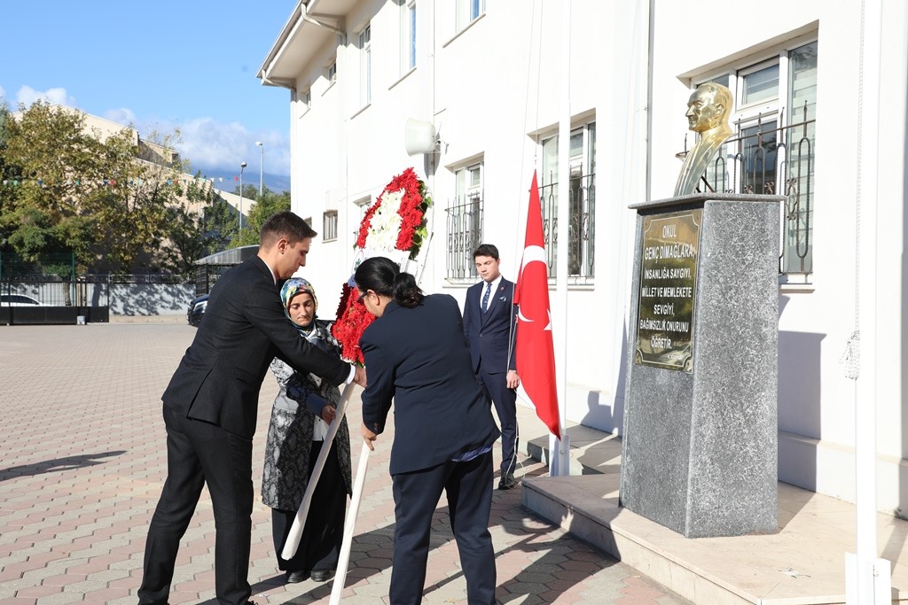 İnegöl’de muhtarlar günü kutlandı
