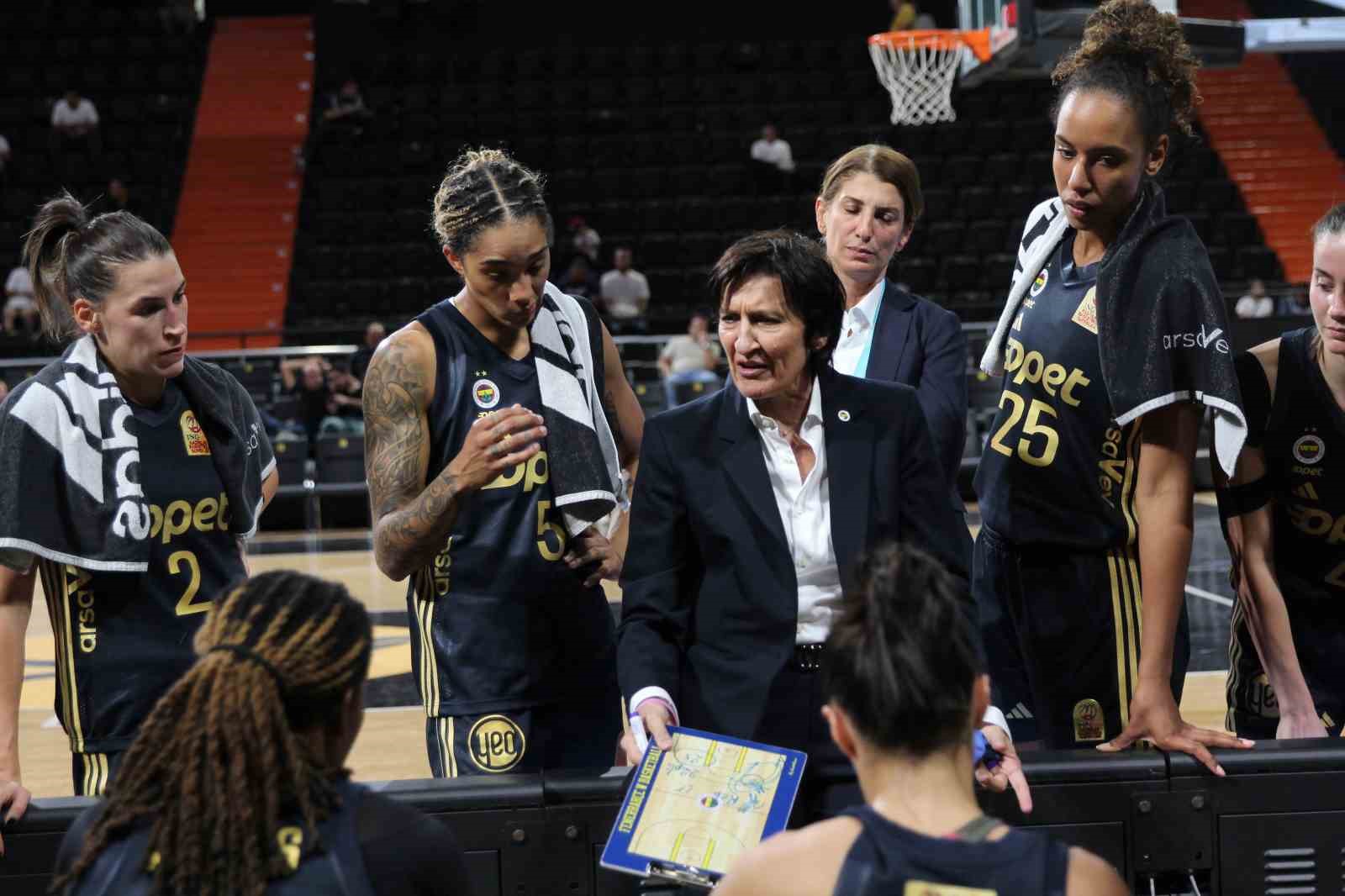 Kadınlar Basketbol Süper Ligi: Tarsusspor: 71 - Fenerbahçe: 100
