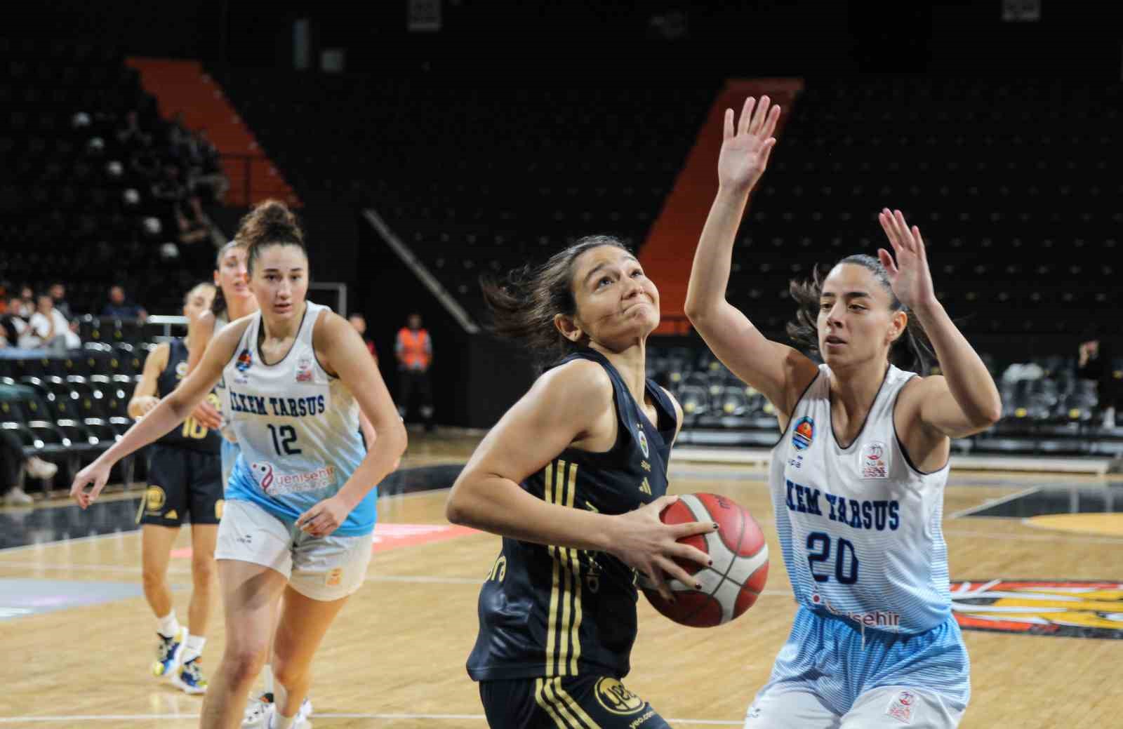 Kadınlar Basketbol Süper Ligi: Tarsusspor: 71 - Fenerbahçe: 100
