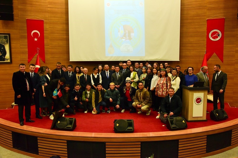 Kastamonu Üniversitesi’nde Türkiye ve Kazakistan’ın Cumhuriyetleşme süreçleri konuşuldu
