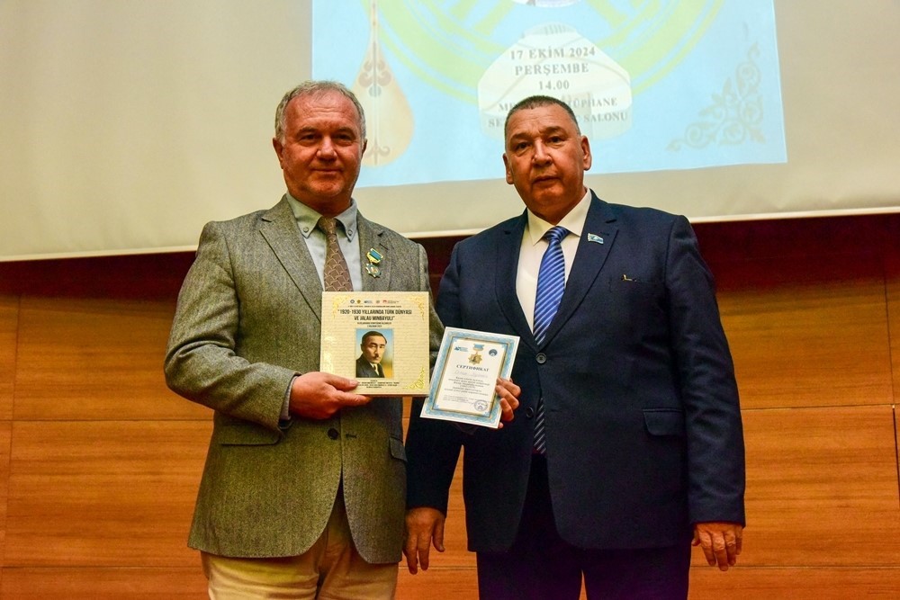 Kastamonu Üniversitesi’nde Türkiye ve Kazakistan’ın Cumhuriyetleşme süreçleri konuşuldu
