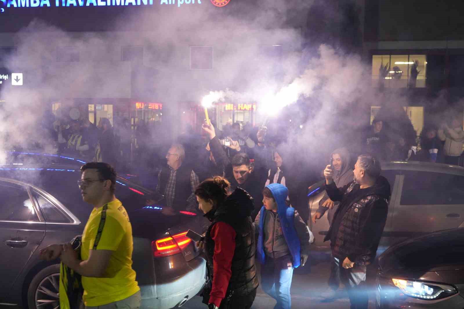 Fenerbahçe, Samsun’da coşkuyla karşılandı
