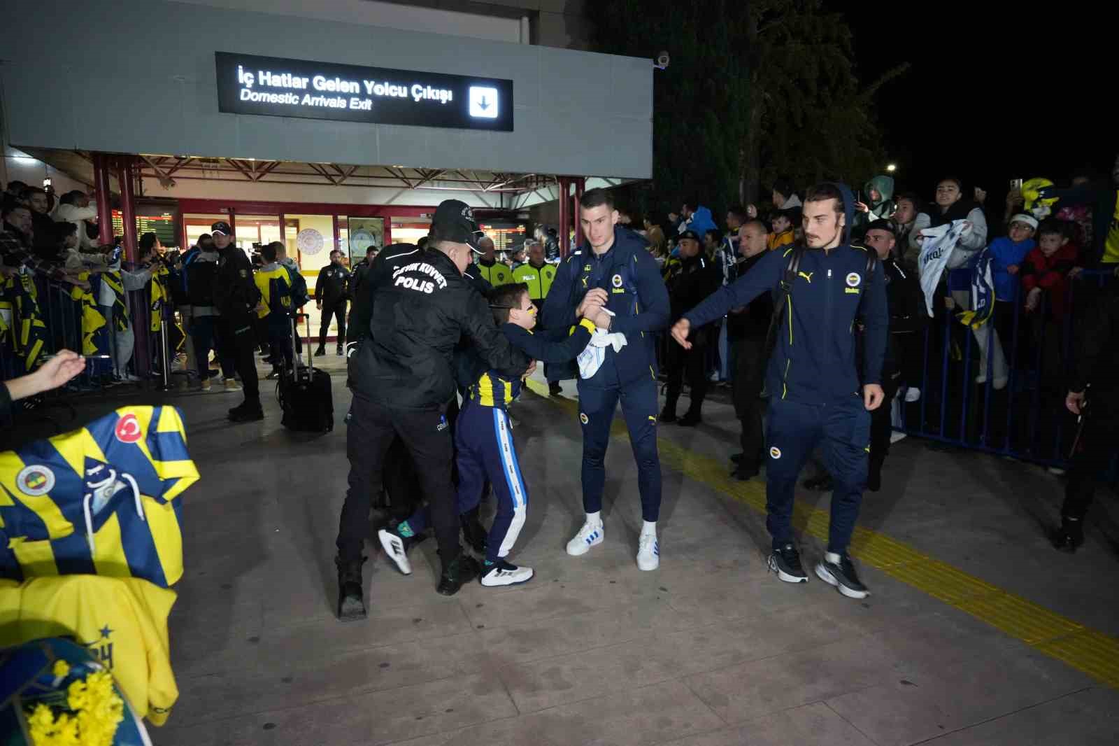 Fenerbahçe, Samsun’da coşkuyla karşılandı
