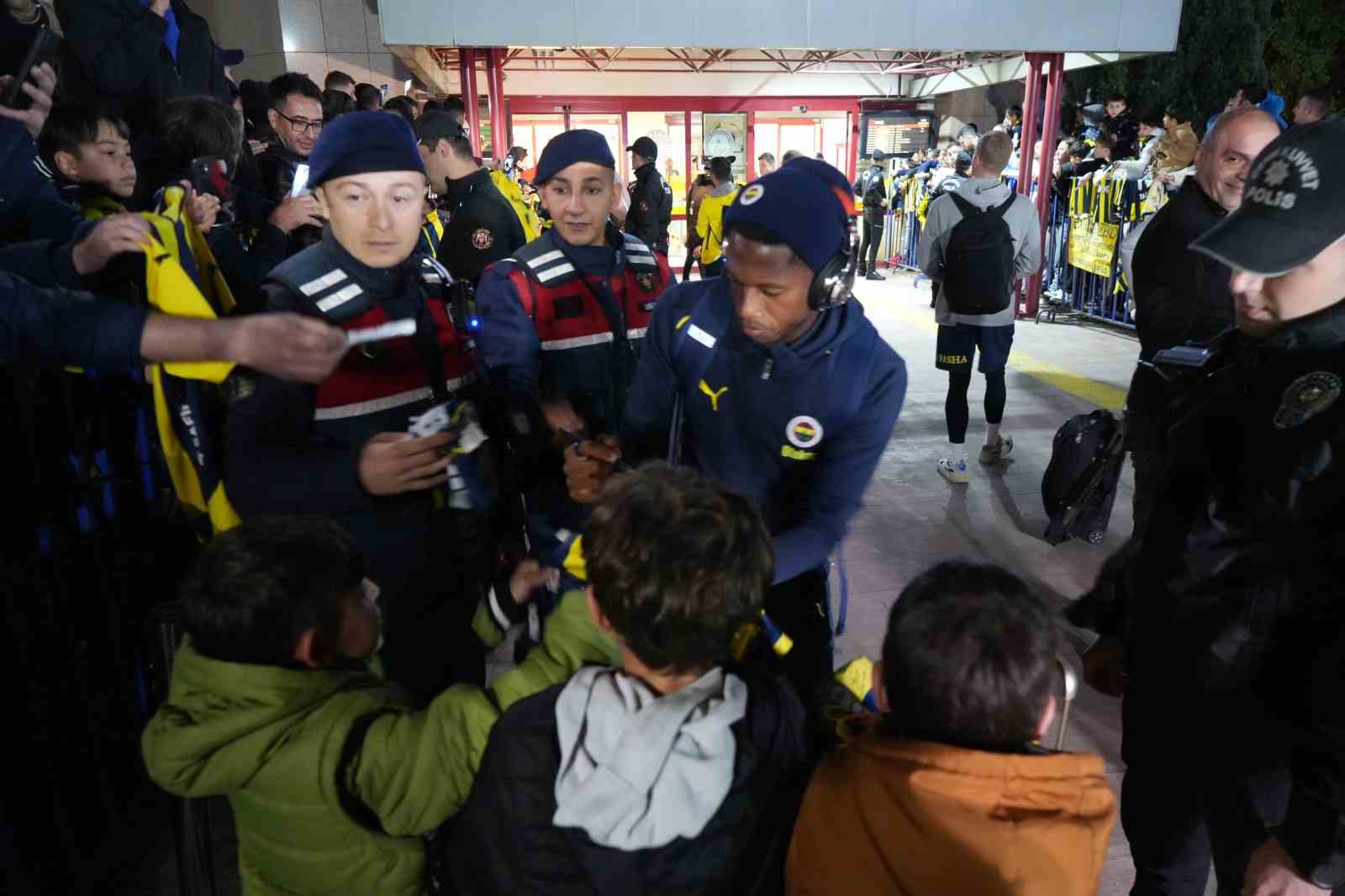 Fenerbahçe, Samsun’da coşkuyla karşılandı
