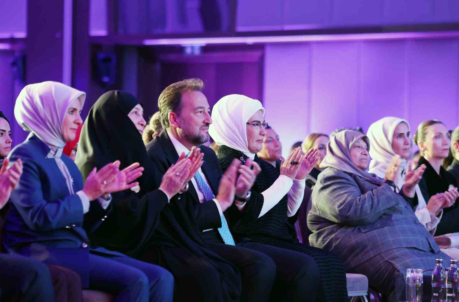 Emine Erdoğan, Uluslararası Farkındalık Zirvesi’nde “kadın” vurgusu yaptı
