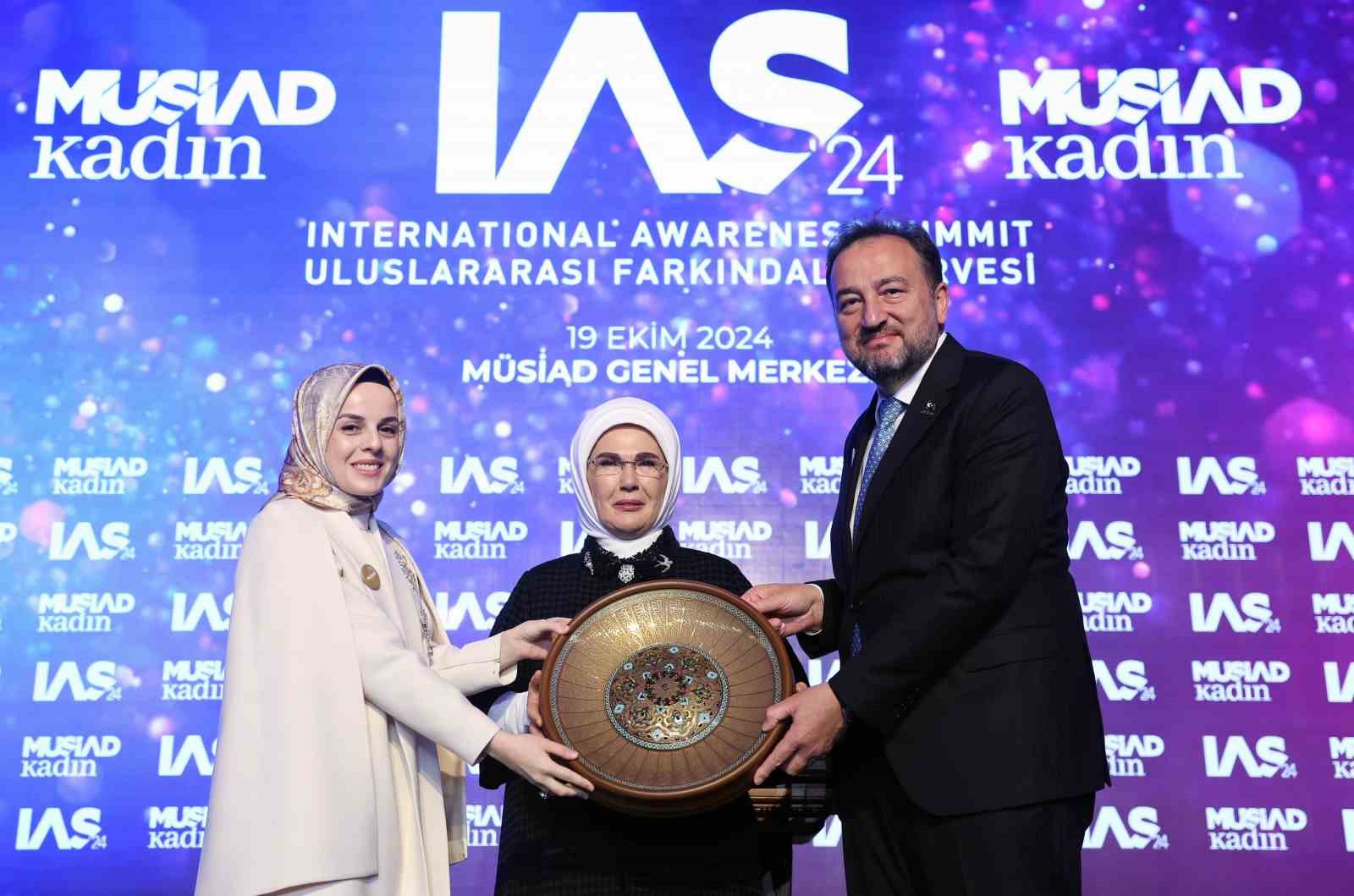 Emine Erdoğan, Uluslararası Farkındalık Zirvesi’nde “kadın” vurgusu yaptı
