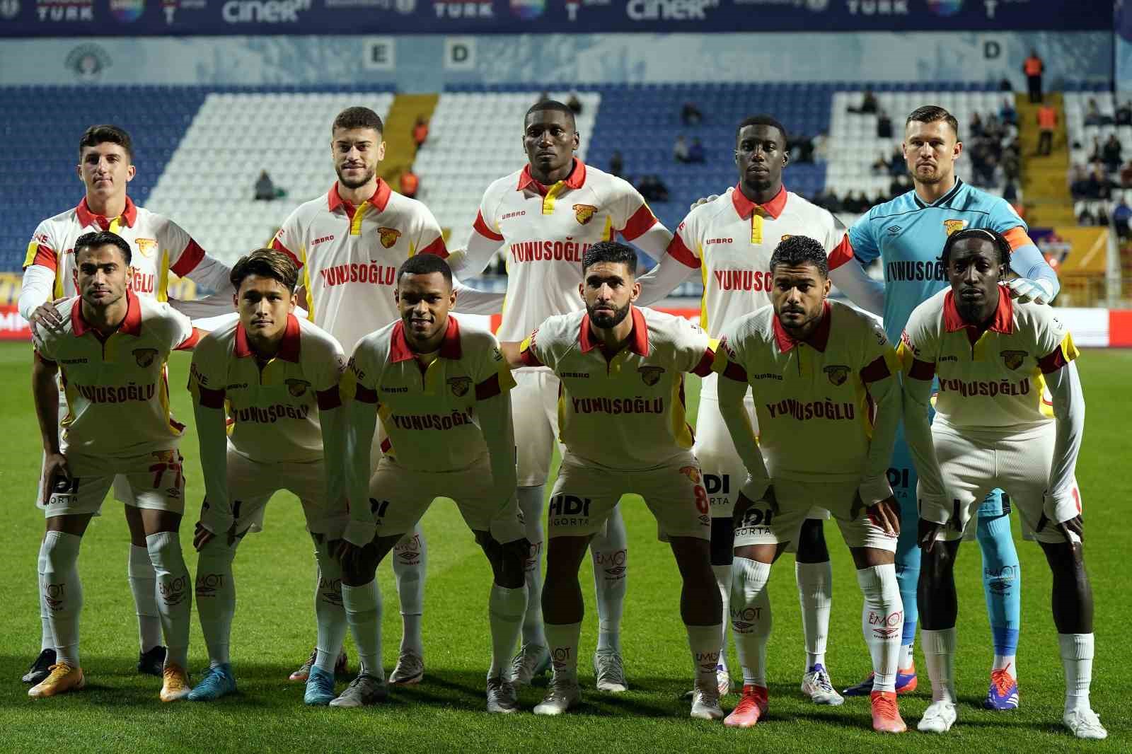 Trendyol Süper Lig: Eyüpspor: 1 - Göztepe: 0 (İlk yarı)
