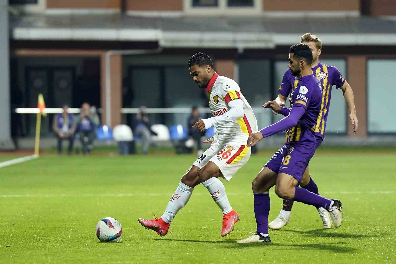 Trendyol Süper Lig: Eyüpspor: 1 - Göztepe: 0 (İlk yarı)
