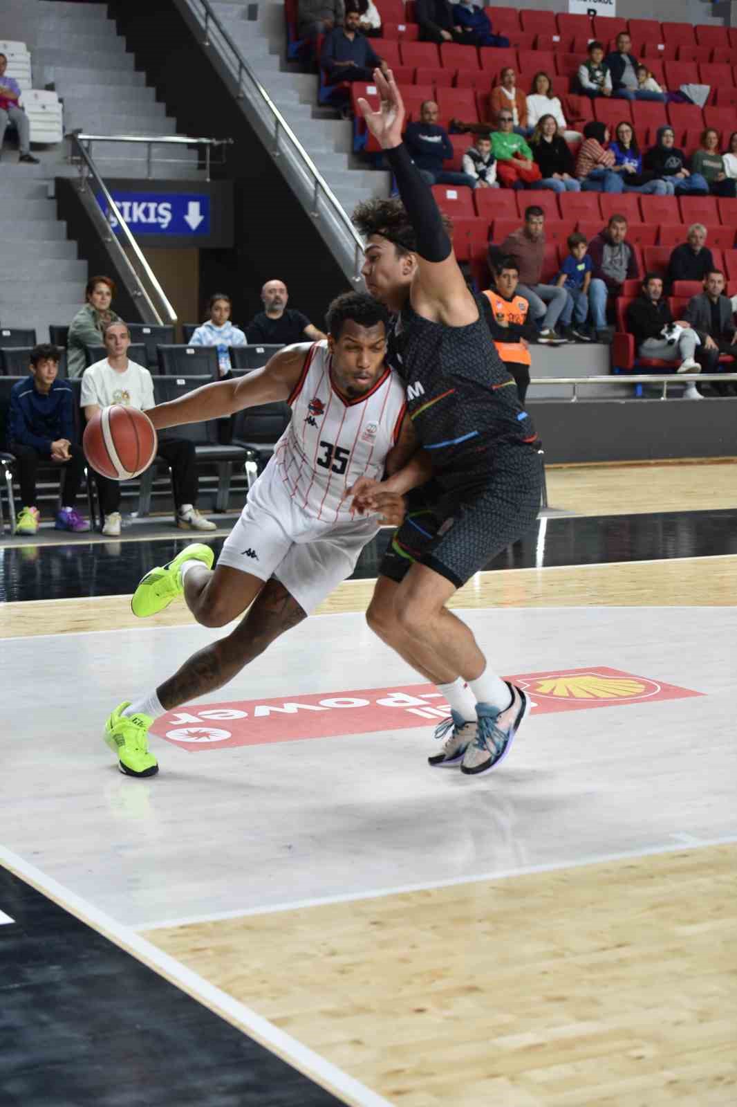 Türkiye Sigorta Basketbol Süper Ligi: Manisa Basket: 67 - Aliağa Petkim: 74
