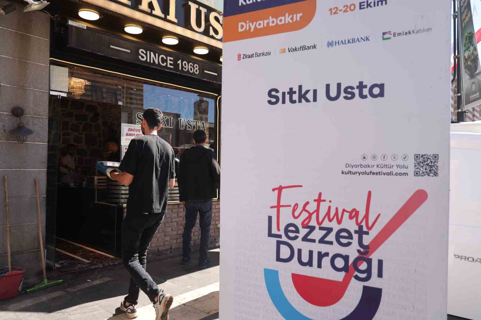 Diyarbakır’daki festivalde tescilli ciğer ve kadayıfın satışları ikiye katlandı
