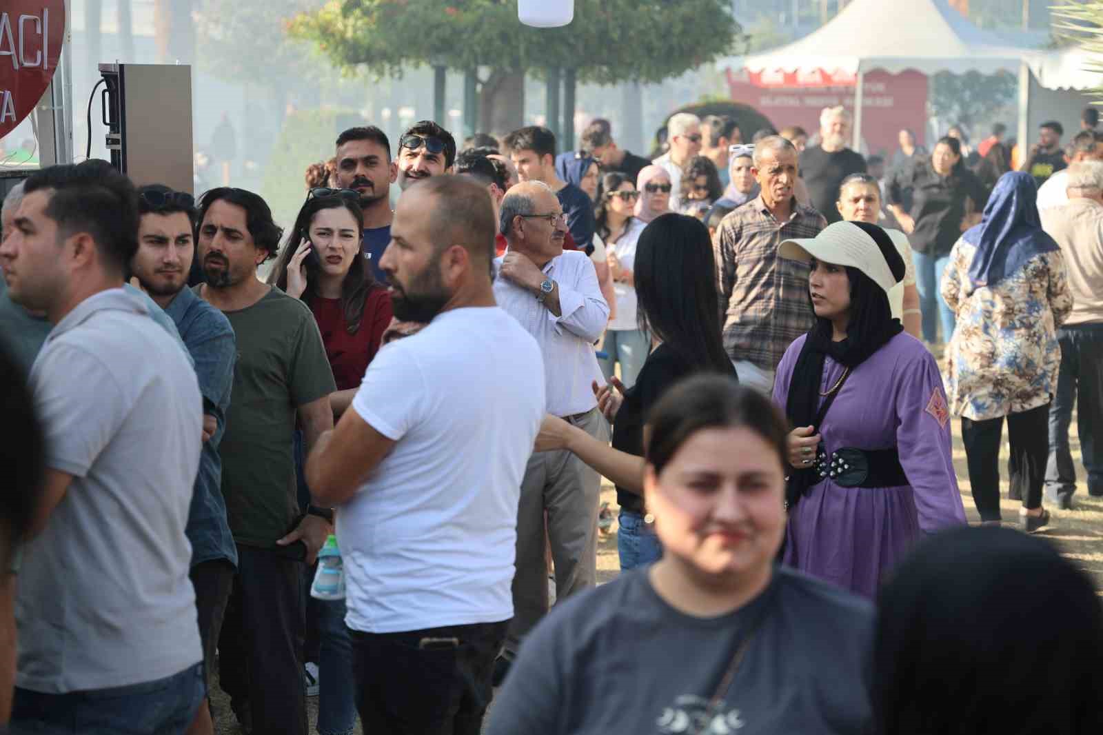 Adana’da kebap dumanları gökyüzünü kapladı
