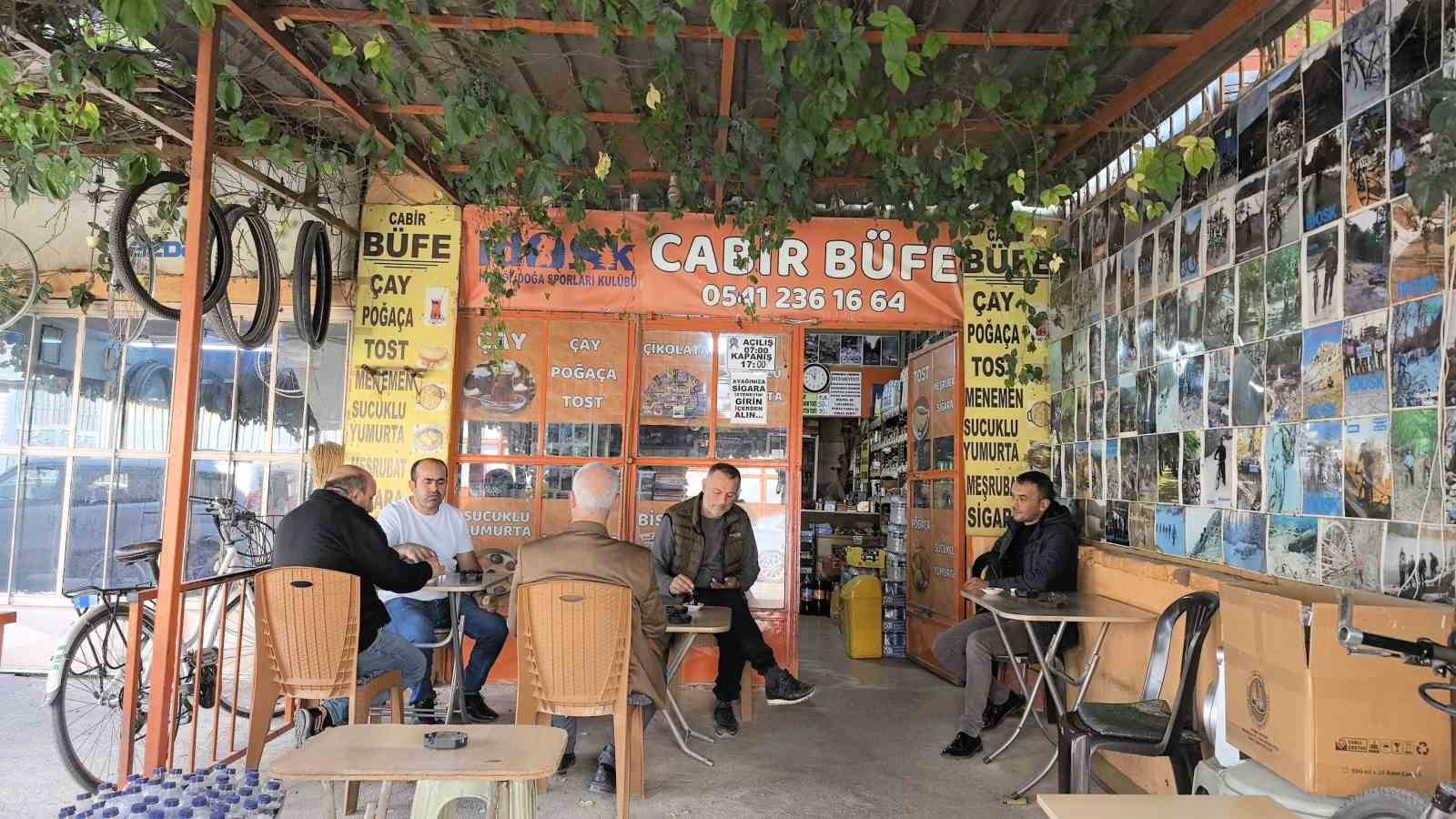 Veresiye yazdırıp getirmeyenler, büfeciyi çileden çıkardı
