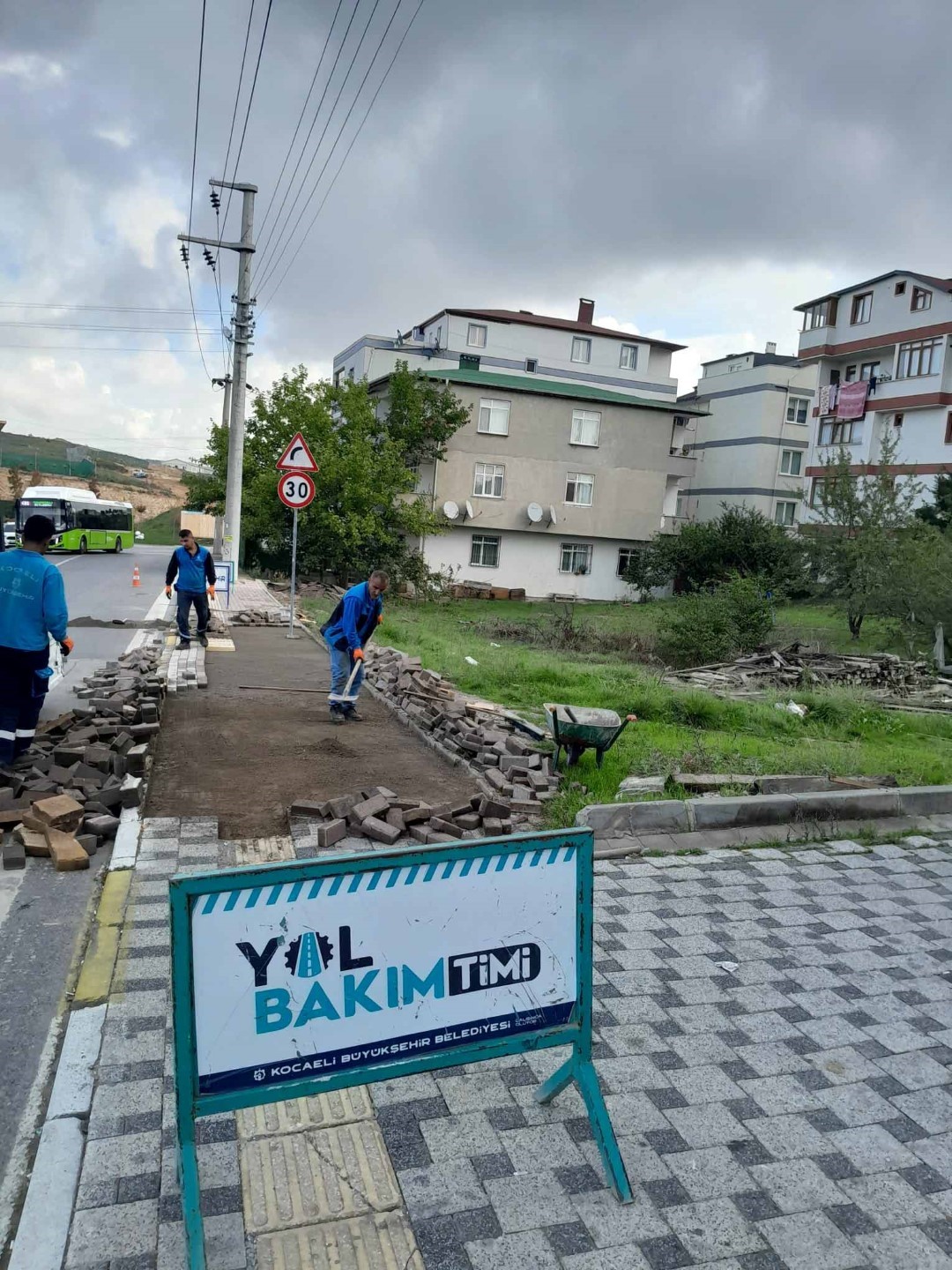 Yollarda öncelik yaya ve araç güvenliği
