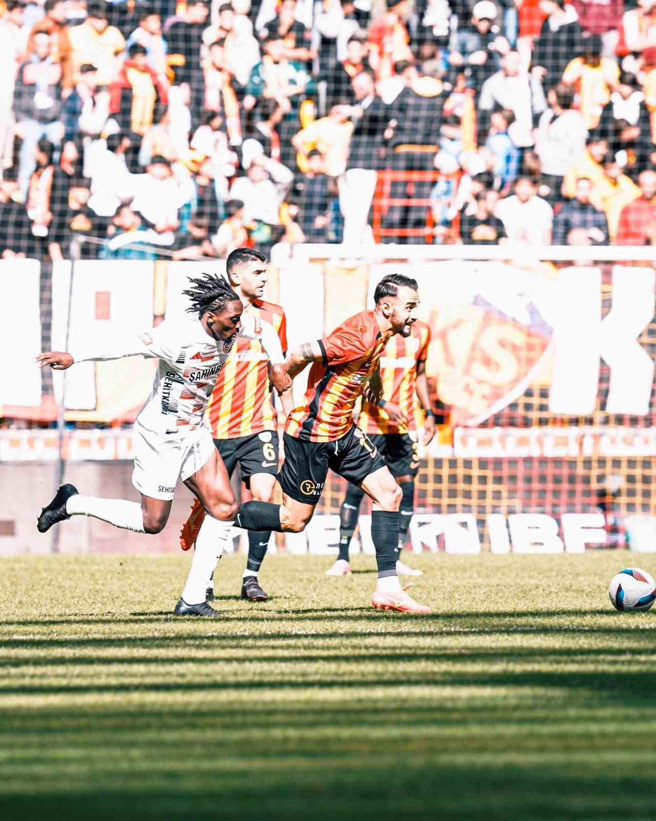 Kayserispor ligdeki 5. beraberliğini aldı
