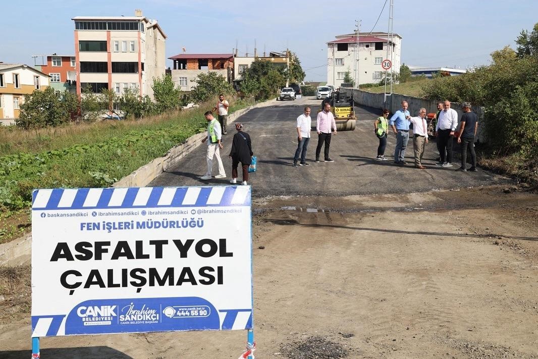 Başkan Sandıkçı: “Canik’imizi güvenli ve konforlu yollarla donatmaya devam ediyoruz”
