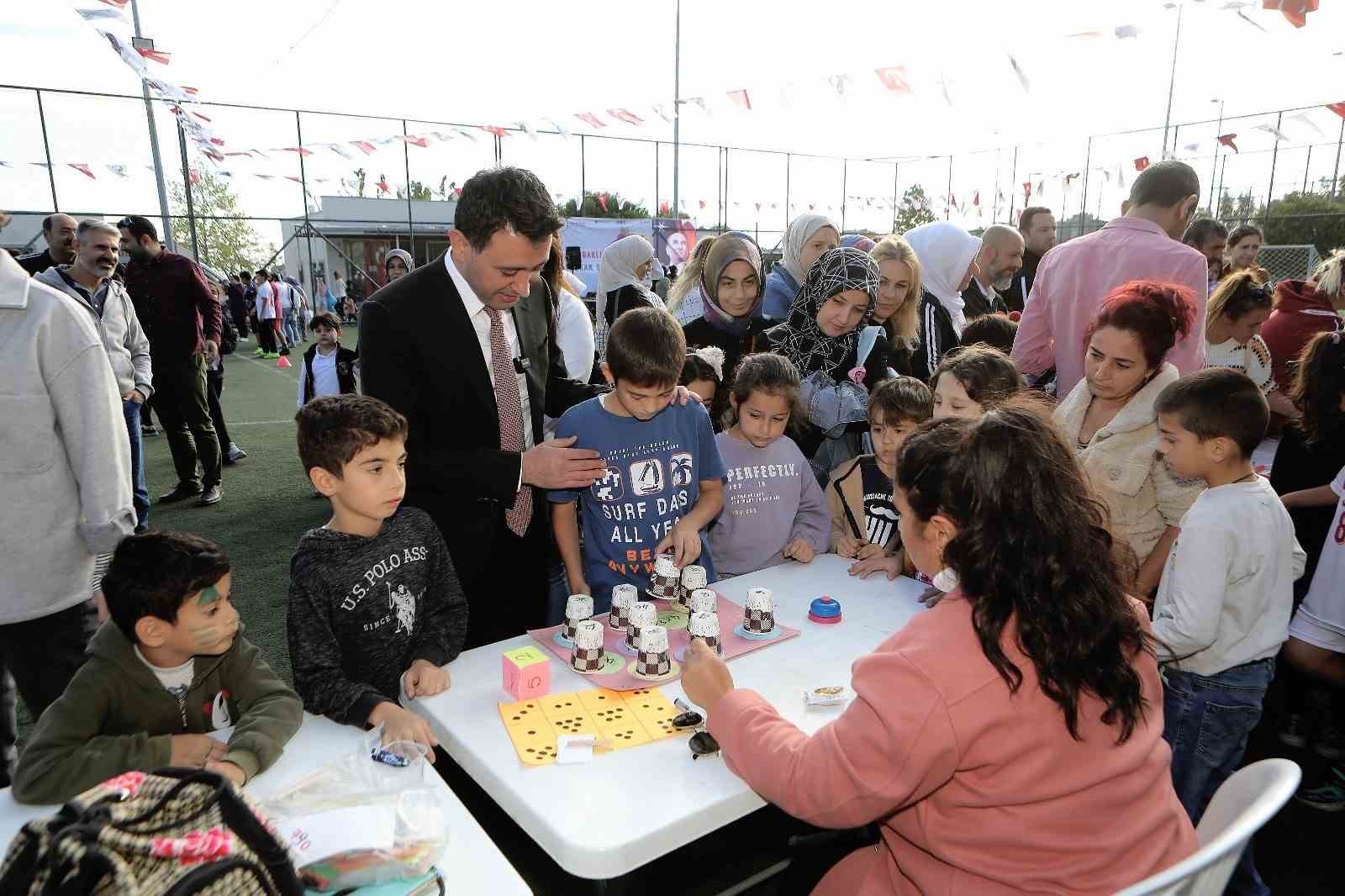 Bayraklı’da çocuklar mahalle şenliğinde buluştu
