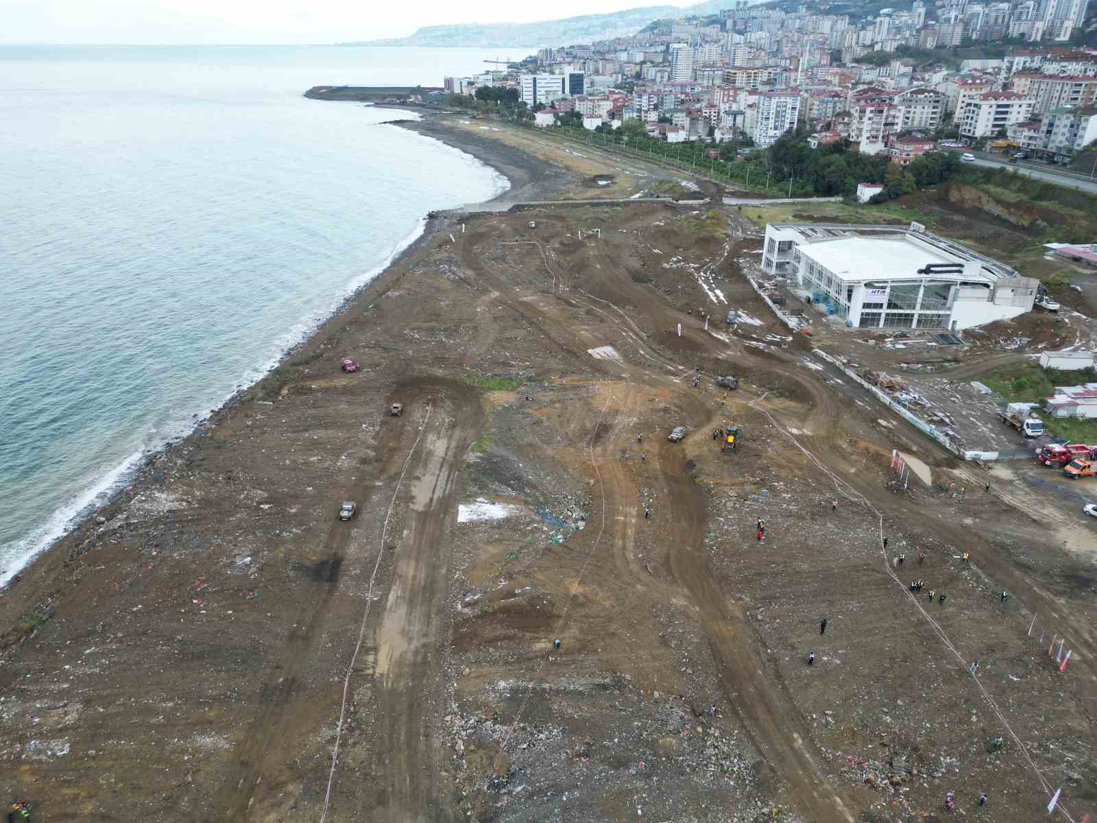 Deniz kenarında yapılan zorlu Off-Road yarışları nefesleri kesti
