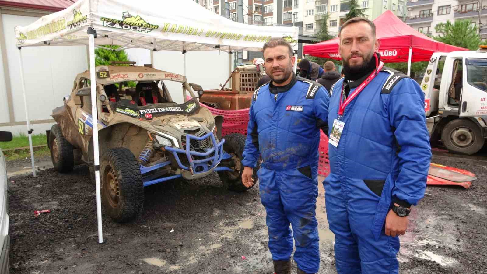 Deniz kenarında yapılan zorlu Off-Road yarışları nefesleri kesti
